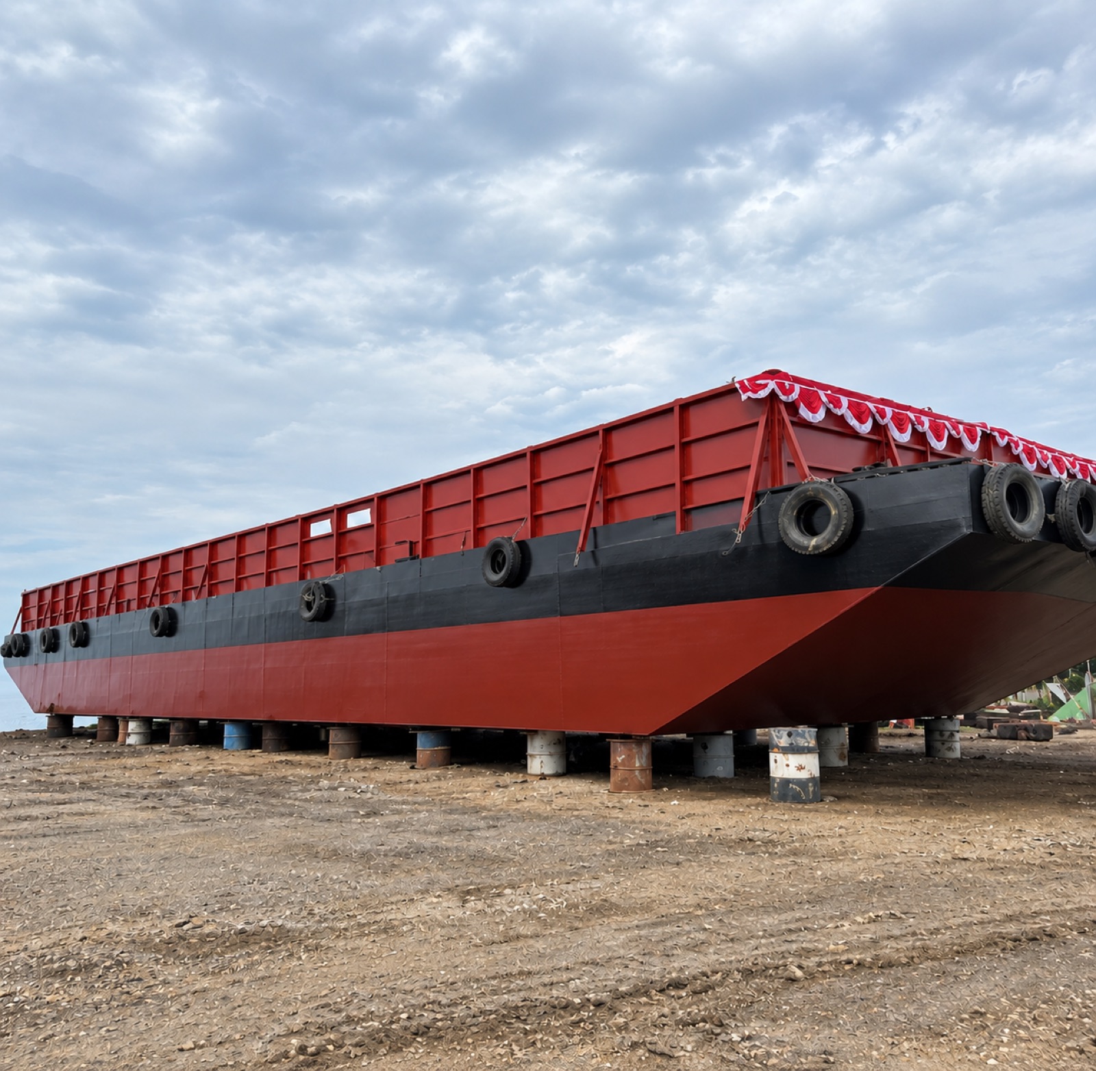 Tugboat + Tongkang Set 120ft 2025 - Tongkang