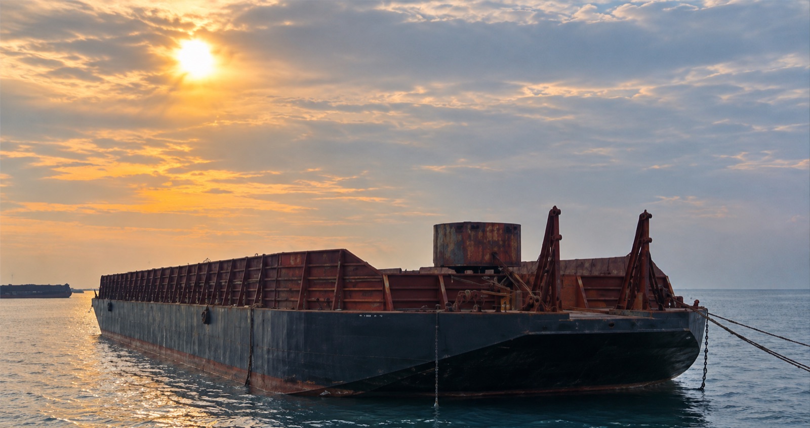 Tugboat + Tongkang Set 270ft - Tongkang