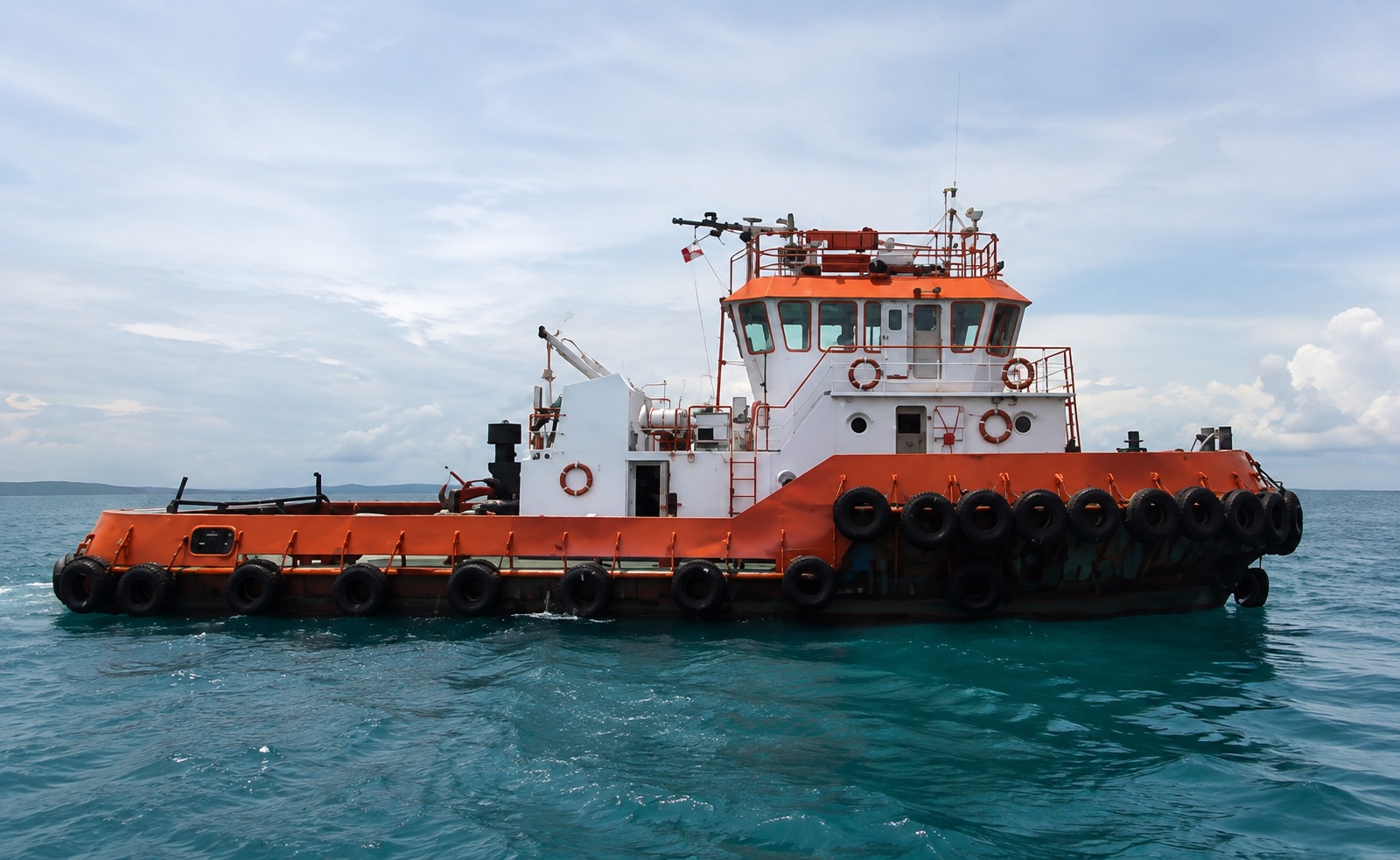 Paket Tugboat + Tongkang 300ft - Tongkang